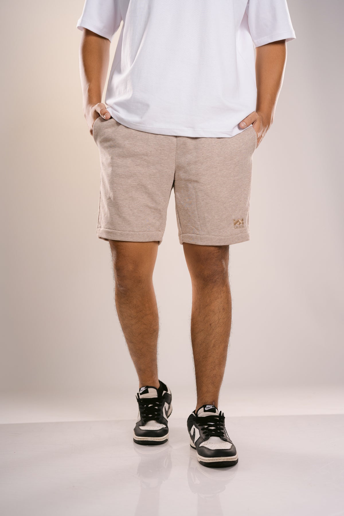 ESSENTIAL RELAX SHORT