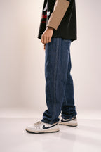 STRAIGHT LEG JEAN