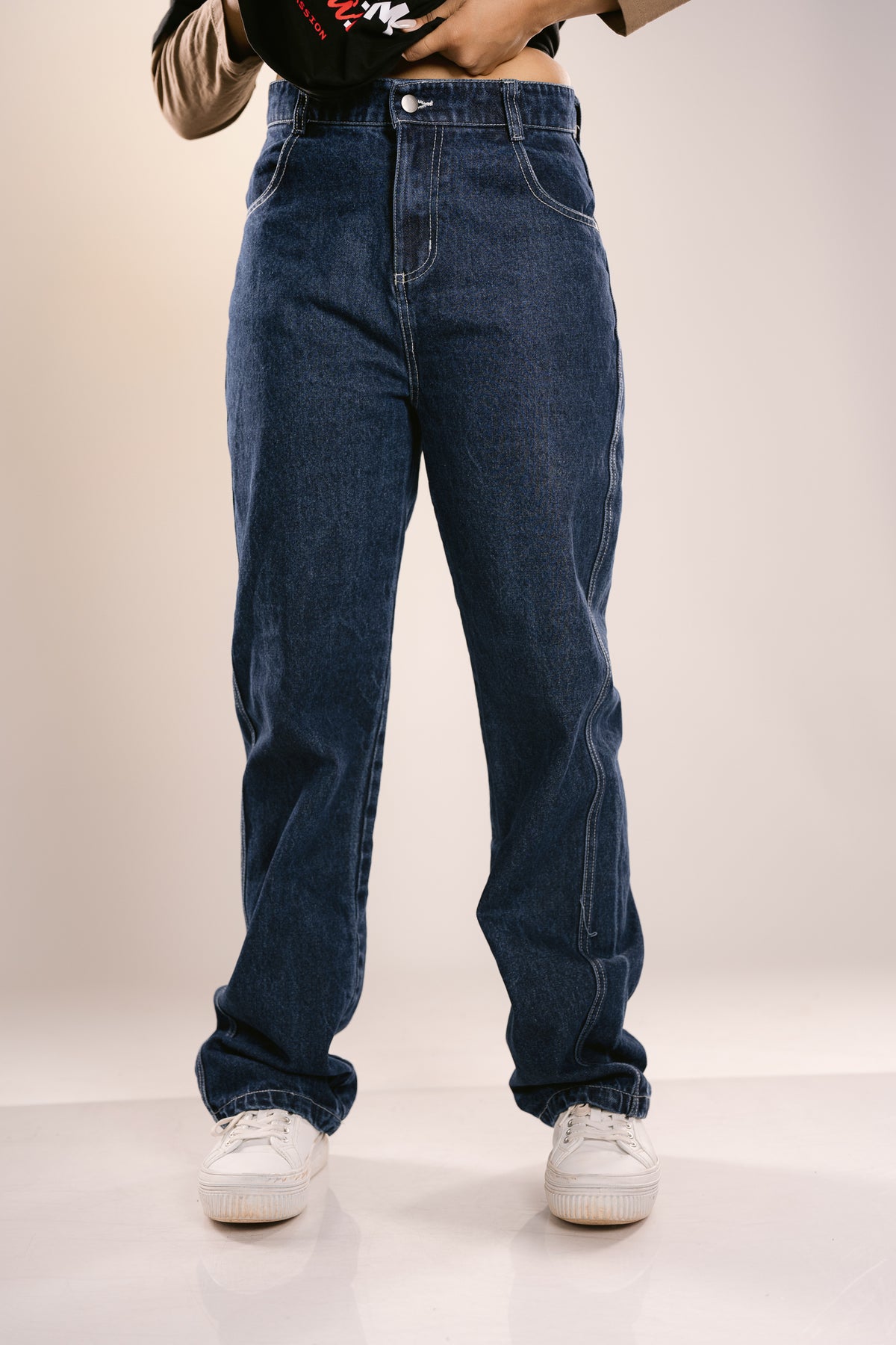 STRAIGHT LEG JEAN