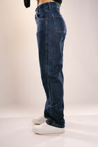 STRAIGHT LEG JEAN