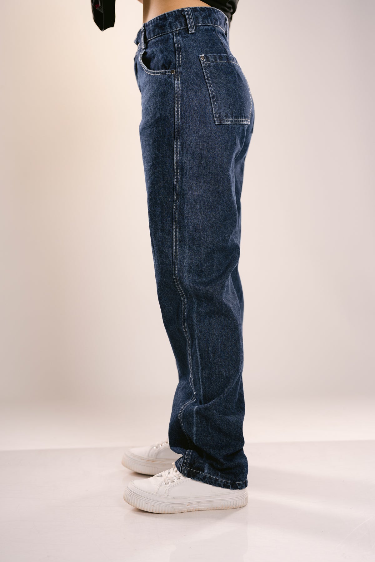 STRAIGHT LEG JEAN
