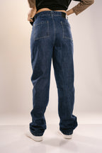 STRAIGHT LEG JEAN