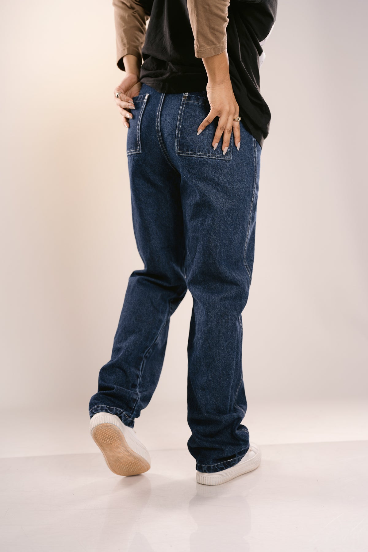 STRAIGHT LEG JEAN