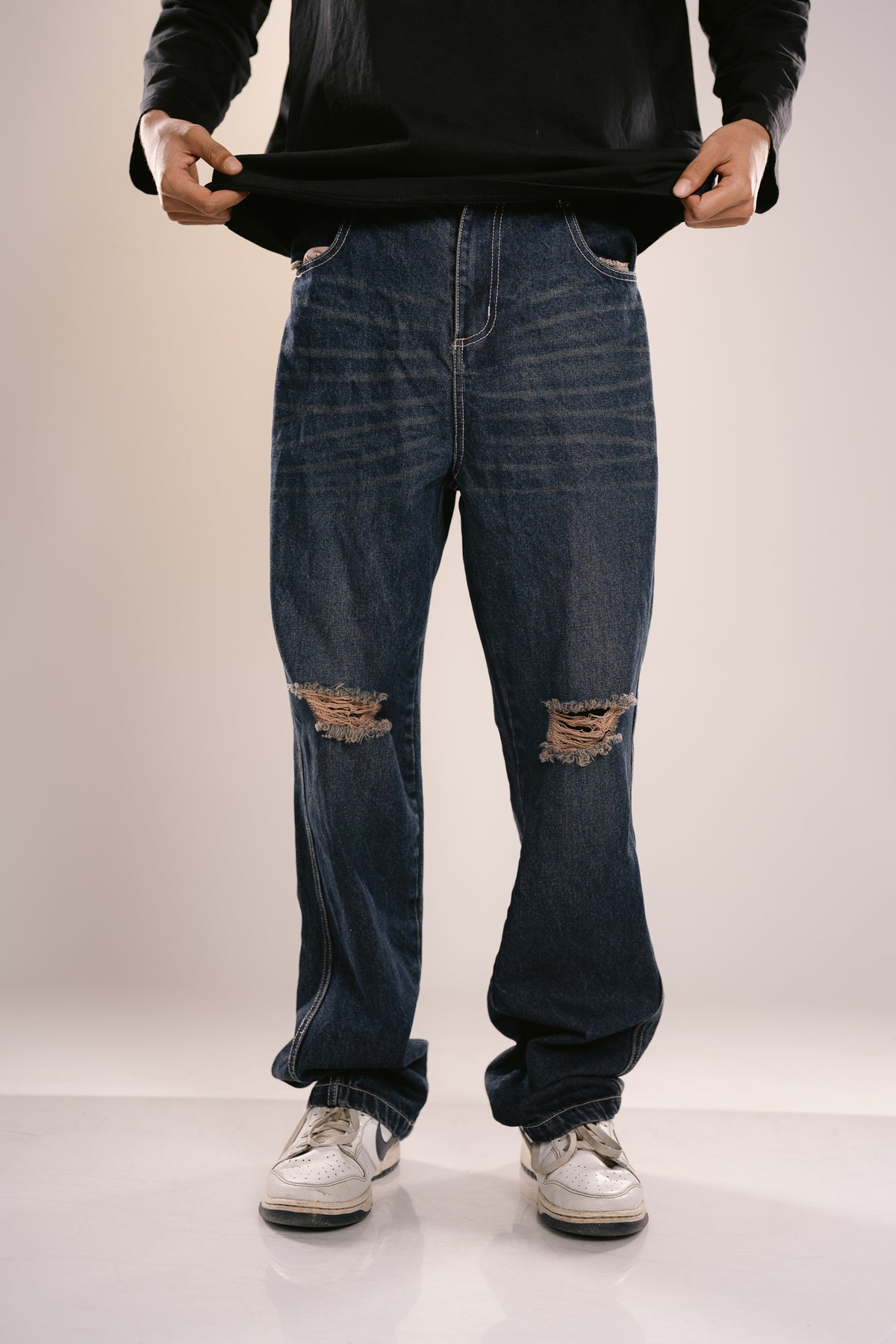 REBEL RIPPED JEAN